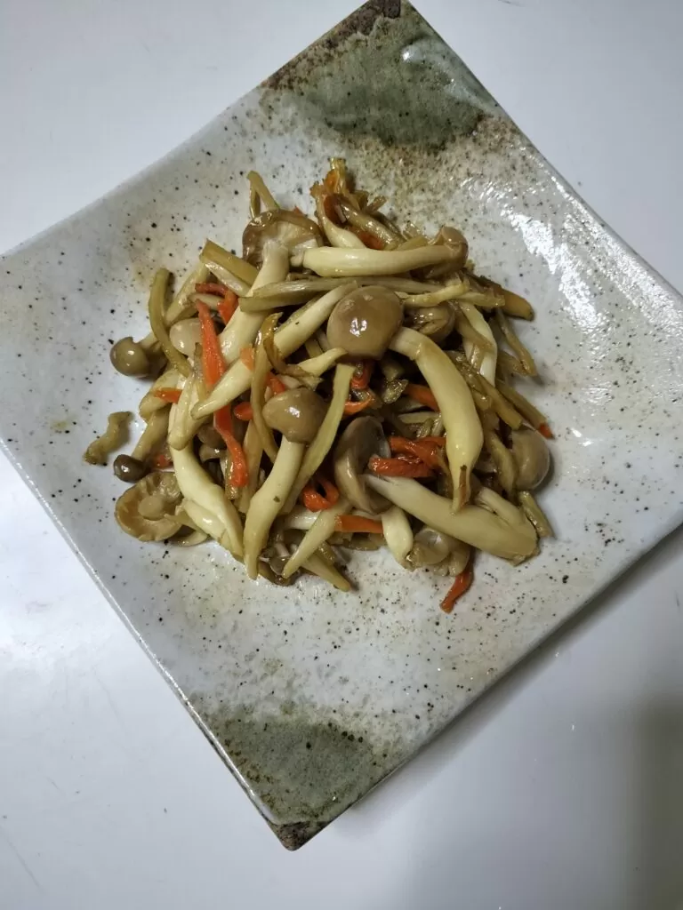 【今日の和食】ごぼうミックスとしめじの甘辛炒め　野菜とえのき炒め　豚肉の炒め物